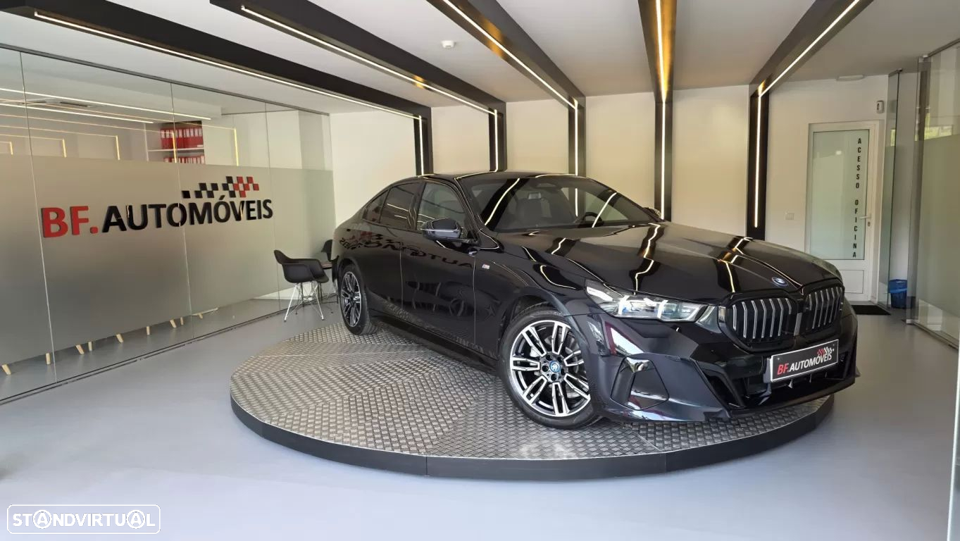 BMW 530 e Pack Desportivo M Pro - 8
