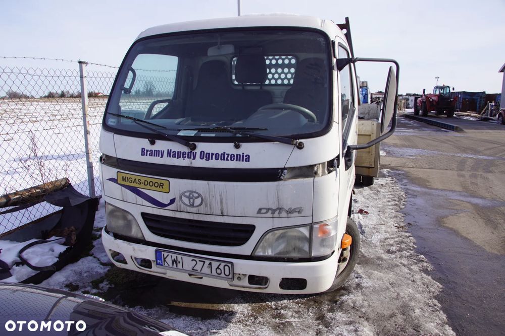 Auto na części - Toyota Dyna U300 VII 3.0 D-4D 109 KM 1KD-FTV 2007R Silnik Skrzynia Drzwi Maska Zderzak Lampa Lusterko Klamka Szyba Kabina Zabudowa Sterownik Moduł Czujnik Licznik Panel Kierownica - 8