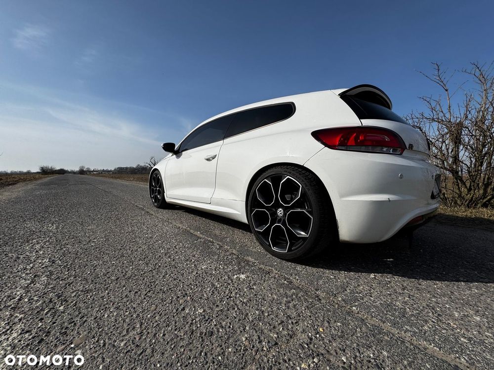 Volkswagen Scirocco 2.0 TSI DSG - 4