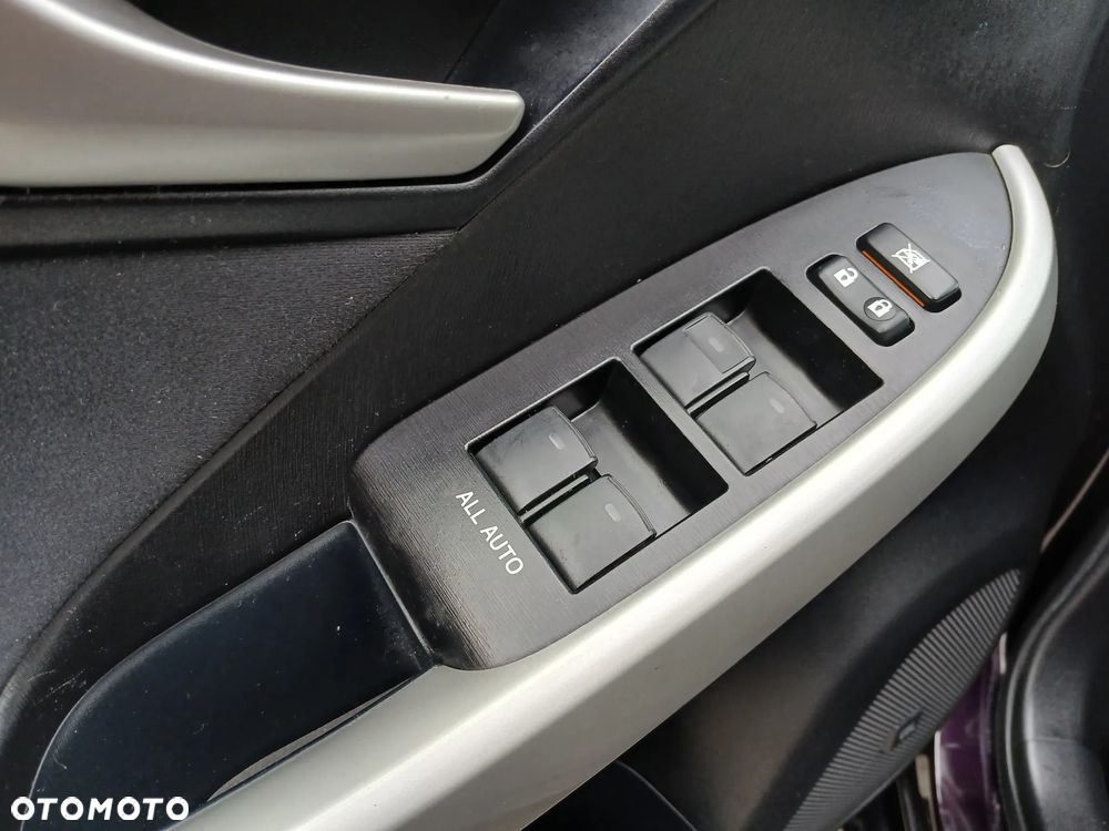 Toyota Prius - 32