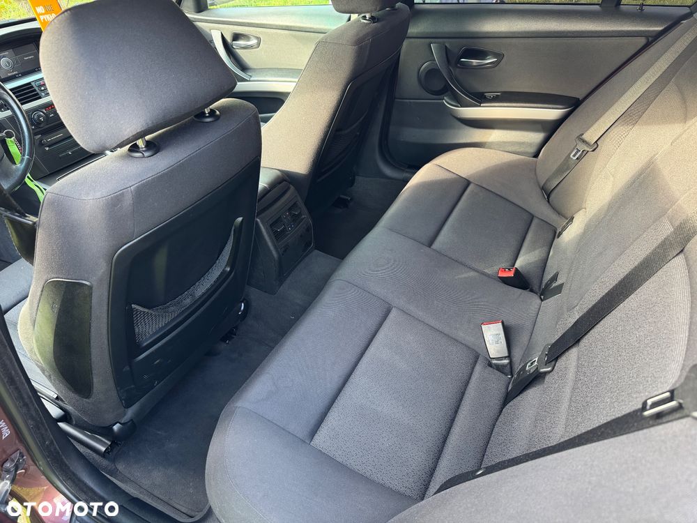 BMW Seria 3 318i - 13