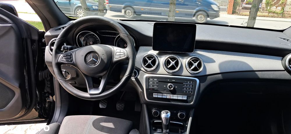 Mercedes-Benz CLA 180 UrbanStyle Edition - 20