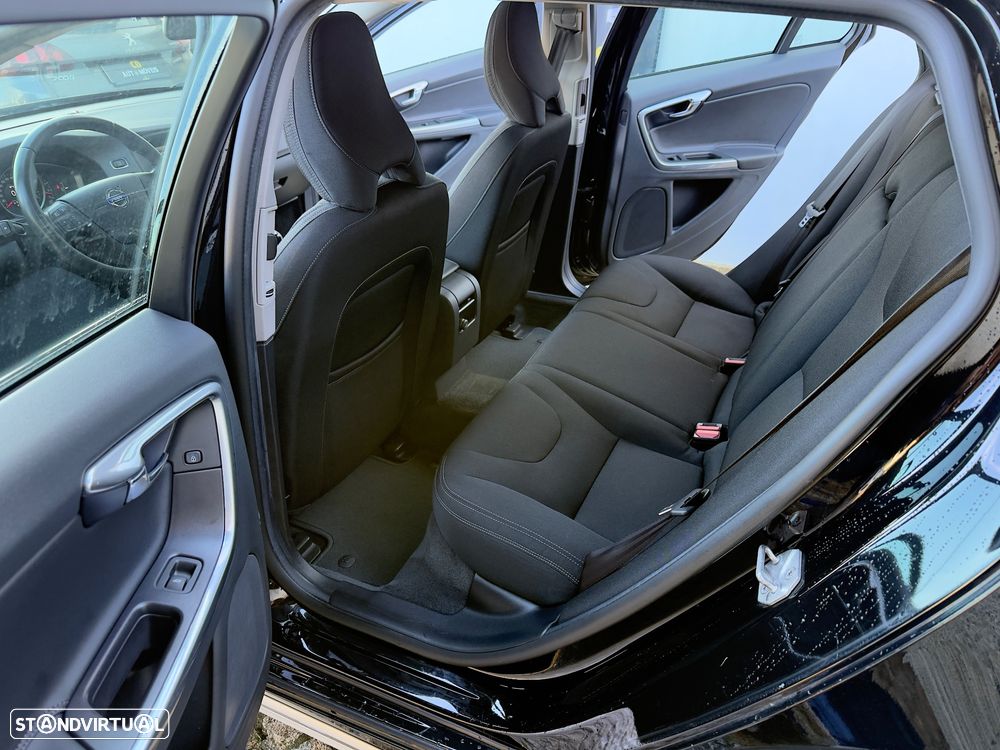 Volvo V60 Cross Country 2.0 D3 Momentum - 45