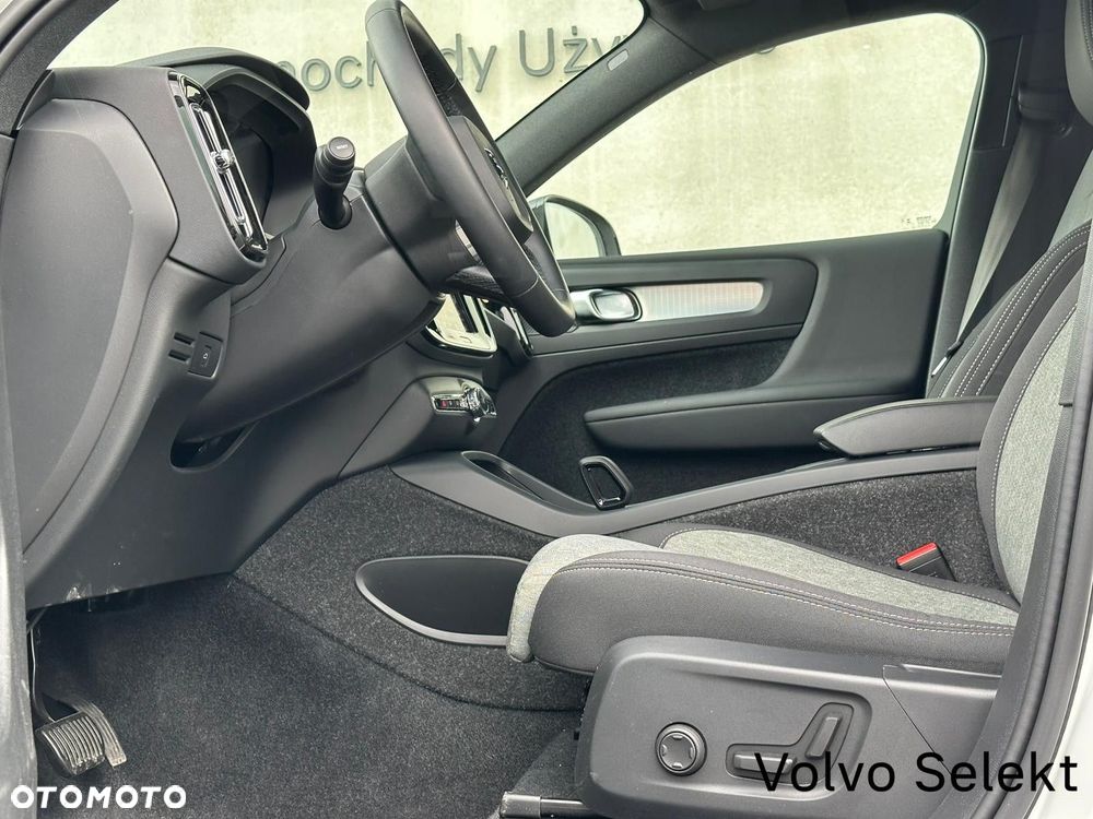 Volvo XC 40 - 25