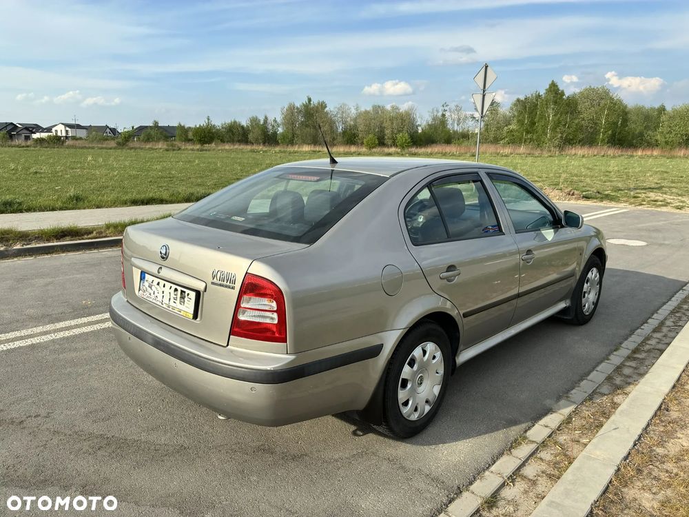 Skoda Octavia 1.6 Tour - 3