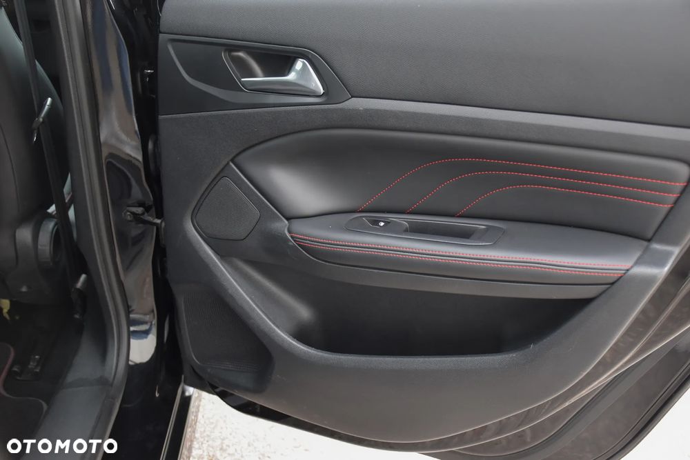 Peugeot 308 SW 1.6 e-THP GT S&S - 32