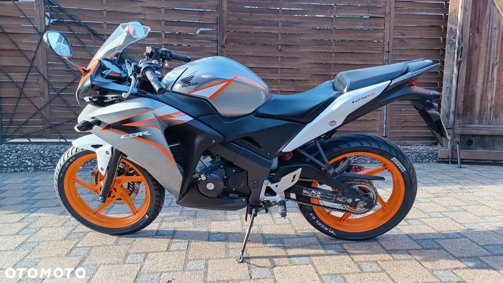 Honda CBR - 1