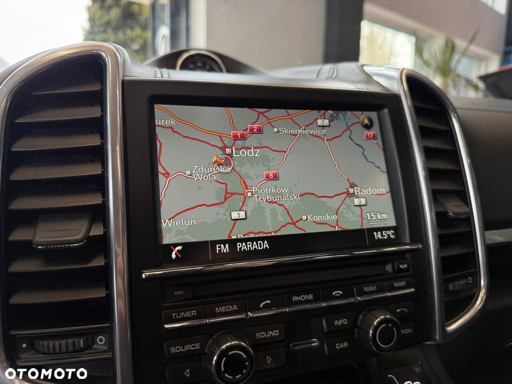 Porsche Cayenne - 28