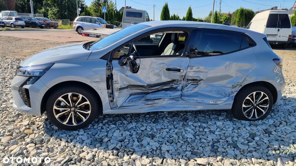 Renault Clio E-TECH Full 145 EVOLUTION - 9