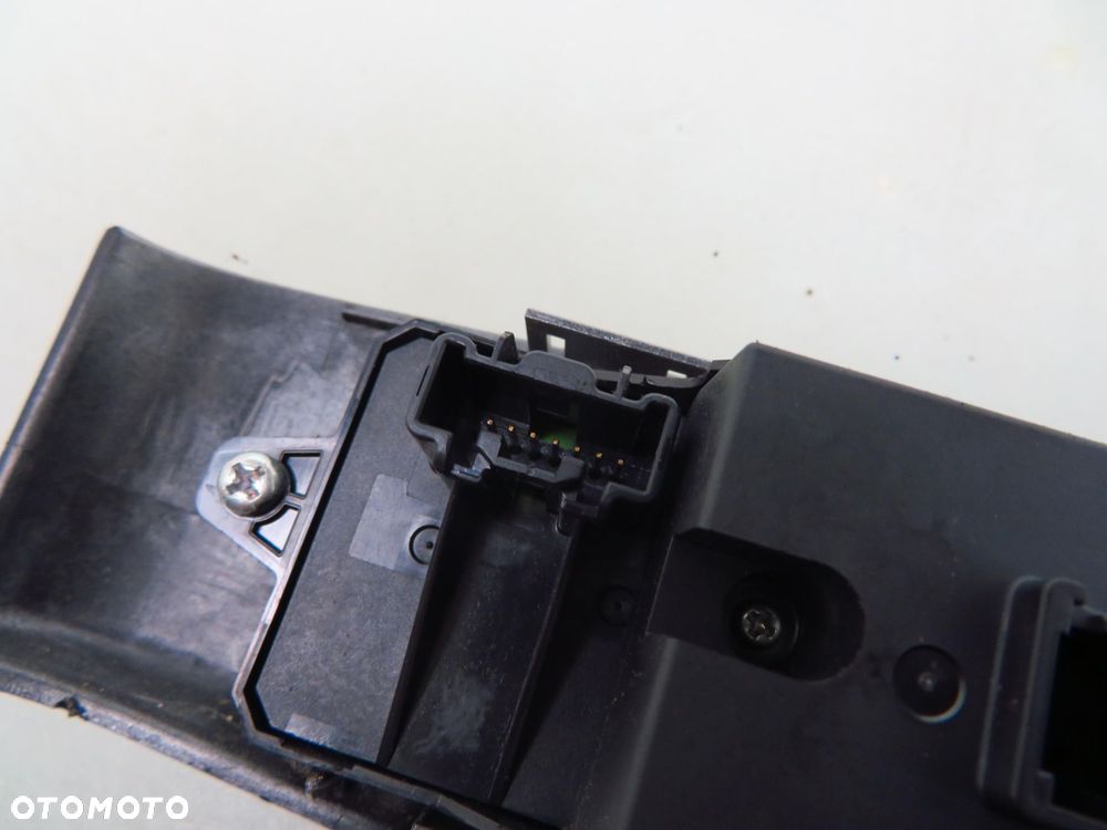 PANEL SZYB MAZDA 5 CC65684L6 CC2966350A - 7