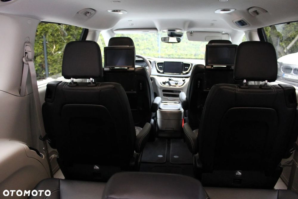 Chrysler Pacifica - 22