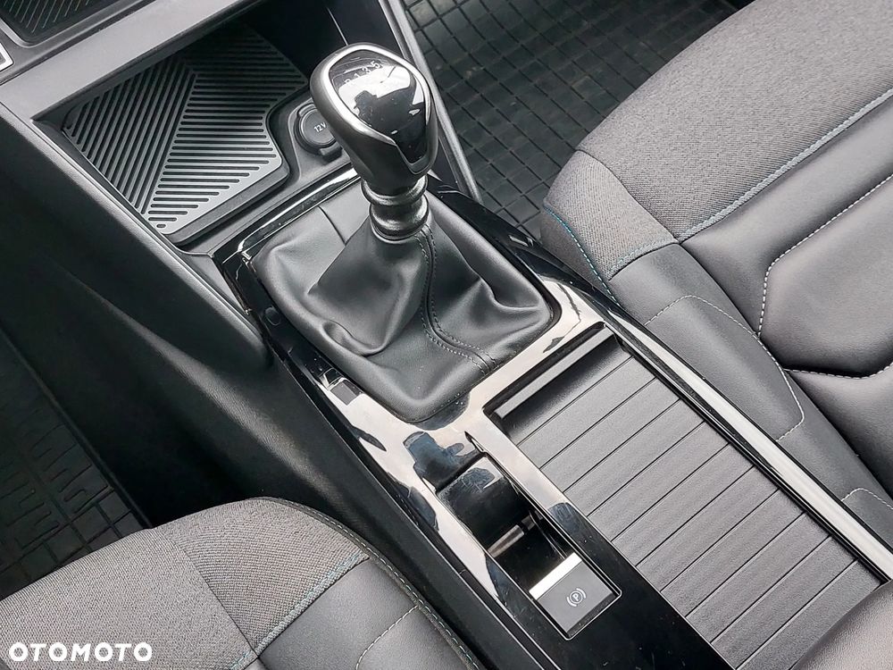 Citroën C4 1.2 PureTech Shine S&S - 10
