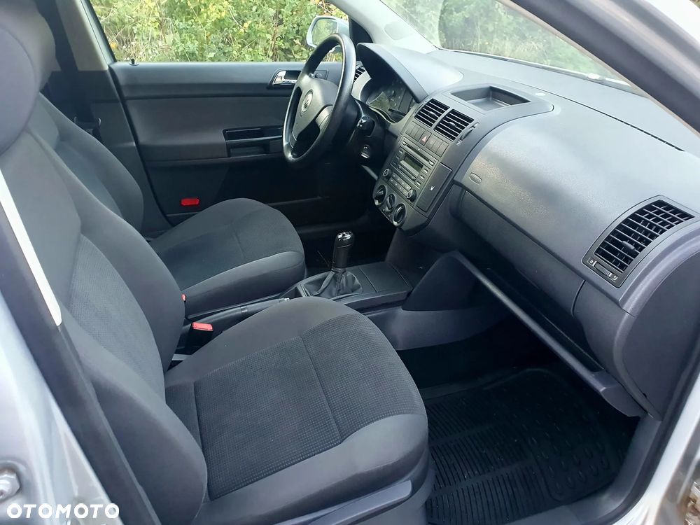 Volkswagen Polo 1.4 16V Comfortline - 6