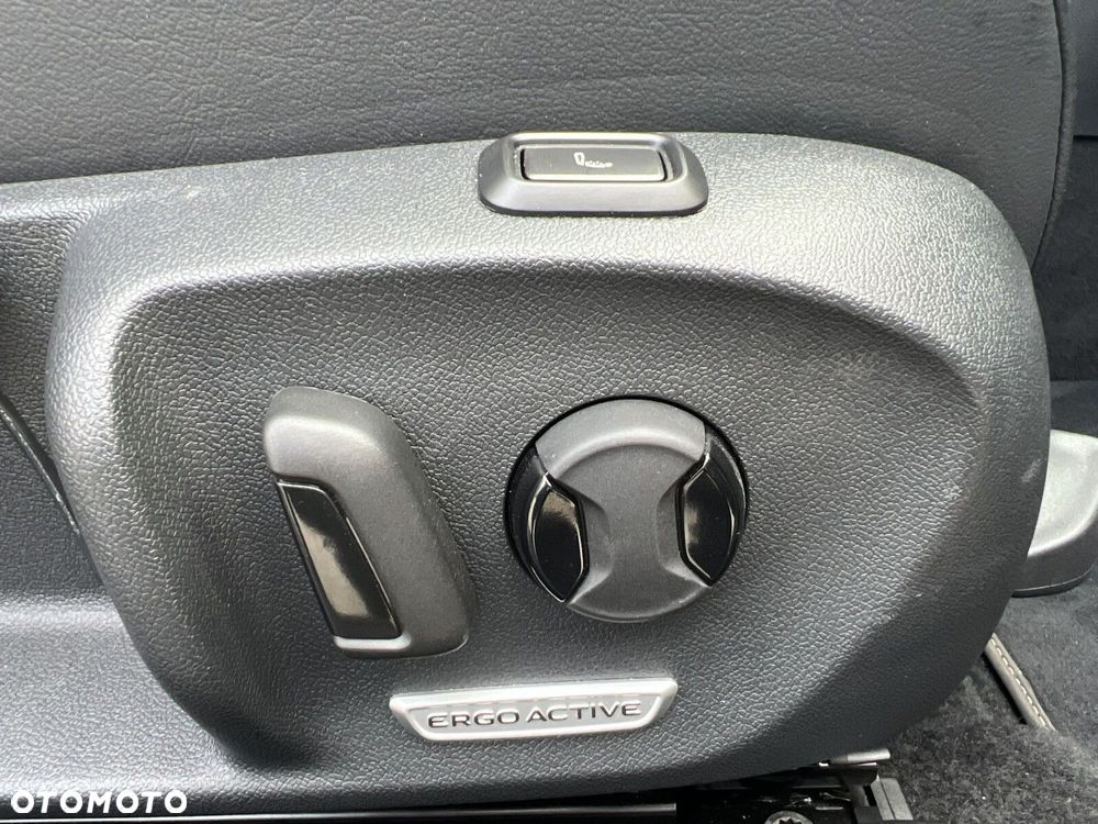 Volkswagen Passat - 28