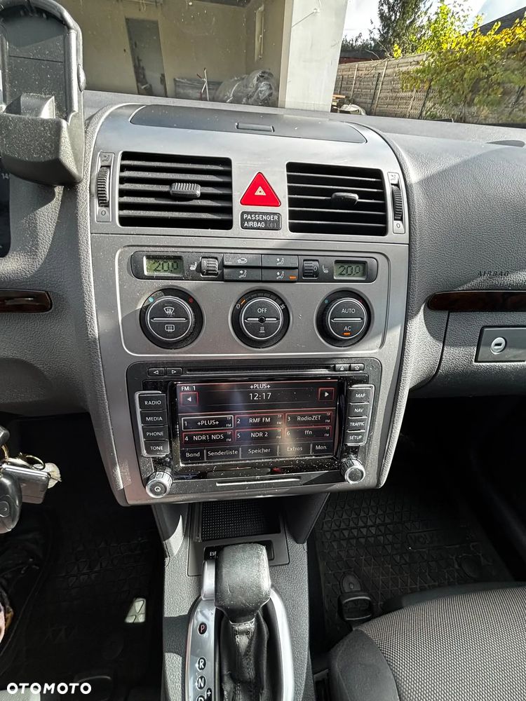 Volkswagen Touran 2.0 TDI DPF Cross DSG - 22
