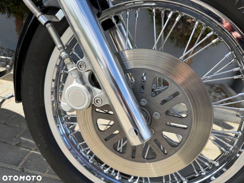 Suzuki Intruder - 14