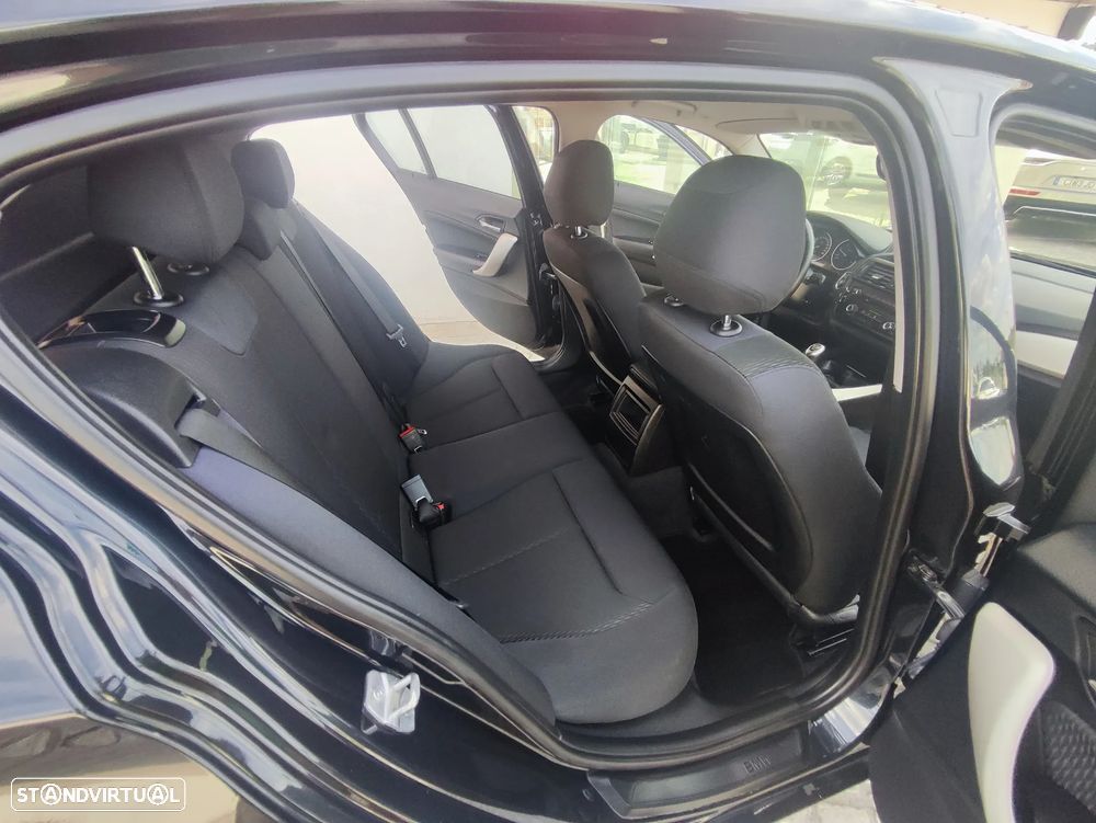 BMW 118 d Urban Line - 14