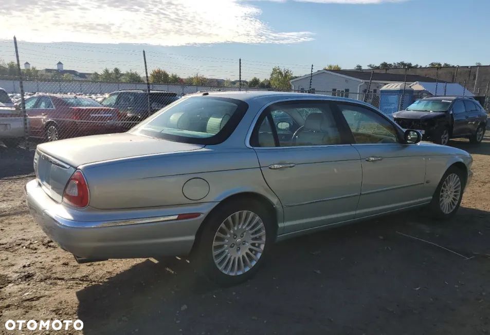 Jaguar XJ XJ8 4.2 LWB - 30
