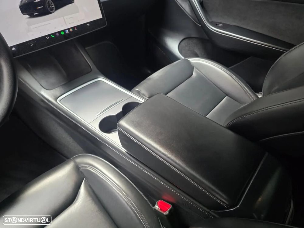 Tesla Model Y Long Range Dual Motor AWD - 16
