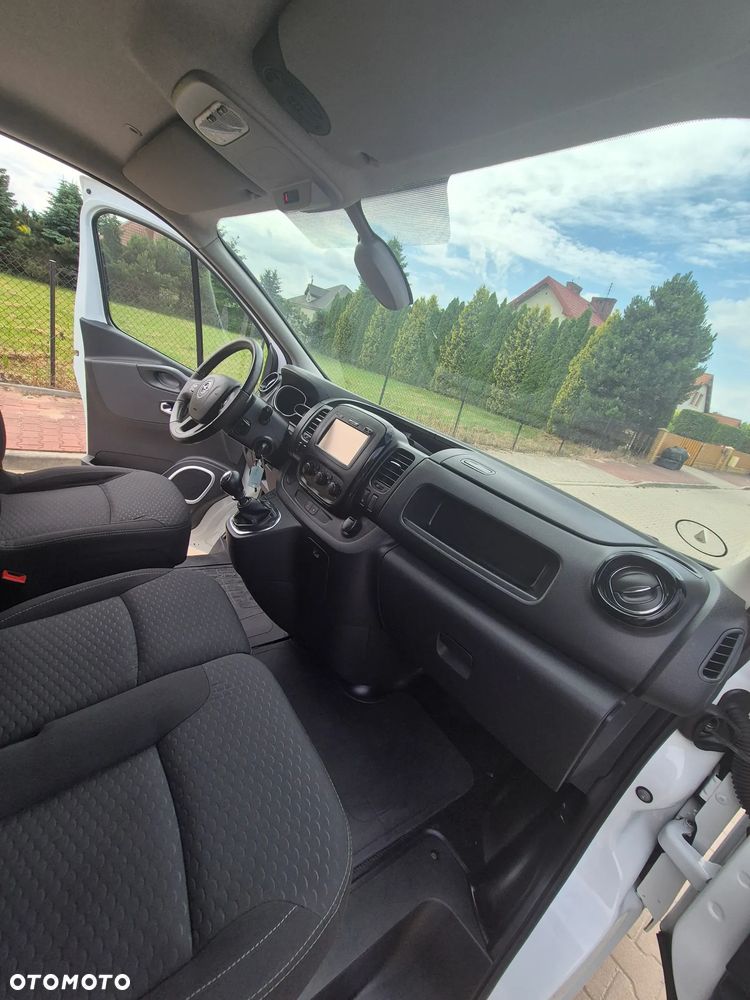 Opel Vivaro Sport LONG 2017r Navi Klima Led - 21