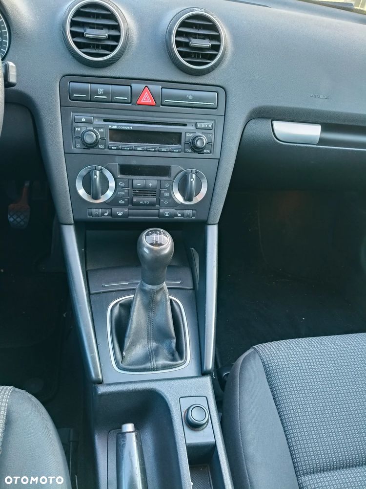 Audi A3 3-drzwiowe 1.6 FSI Ambiente - 5