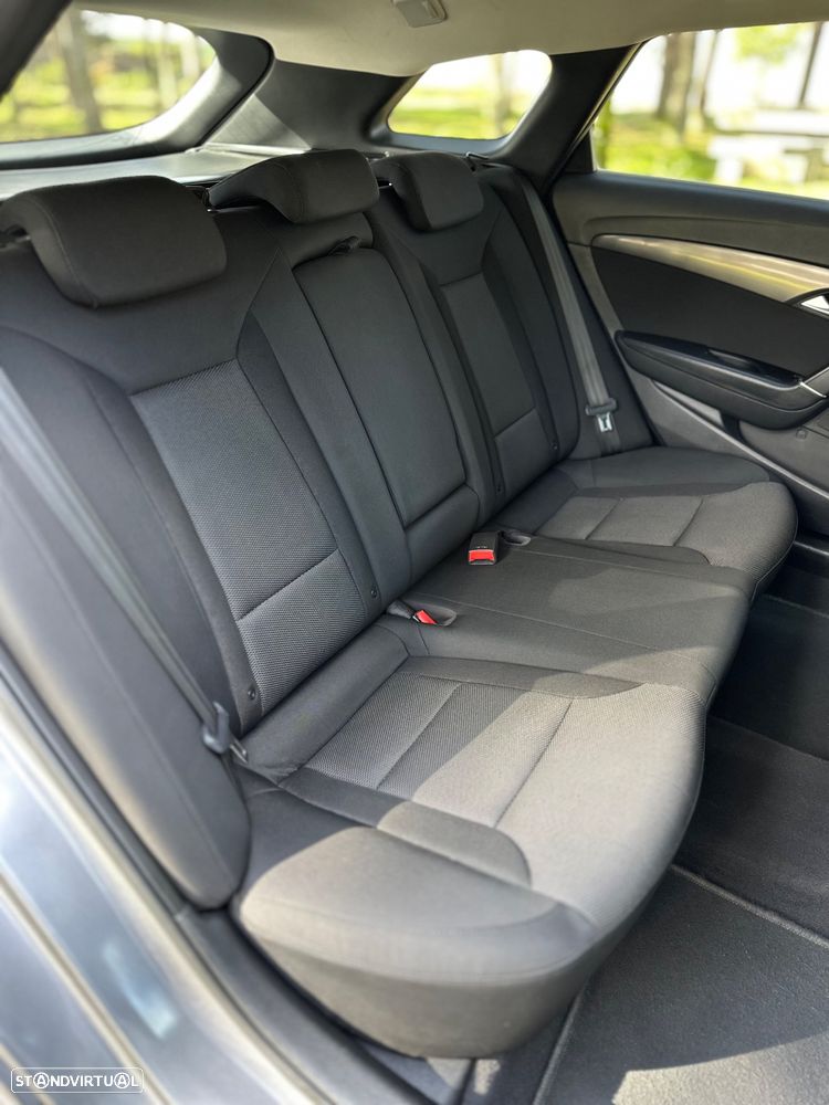 Hyundai i40 SW 1.7 CRDi Blue Comfort - 33