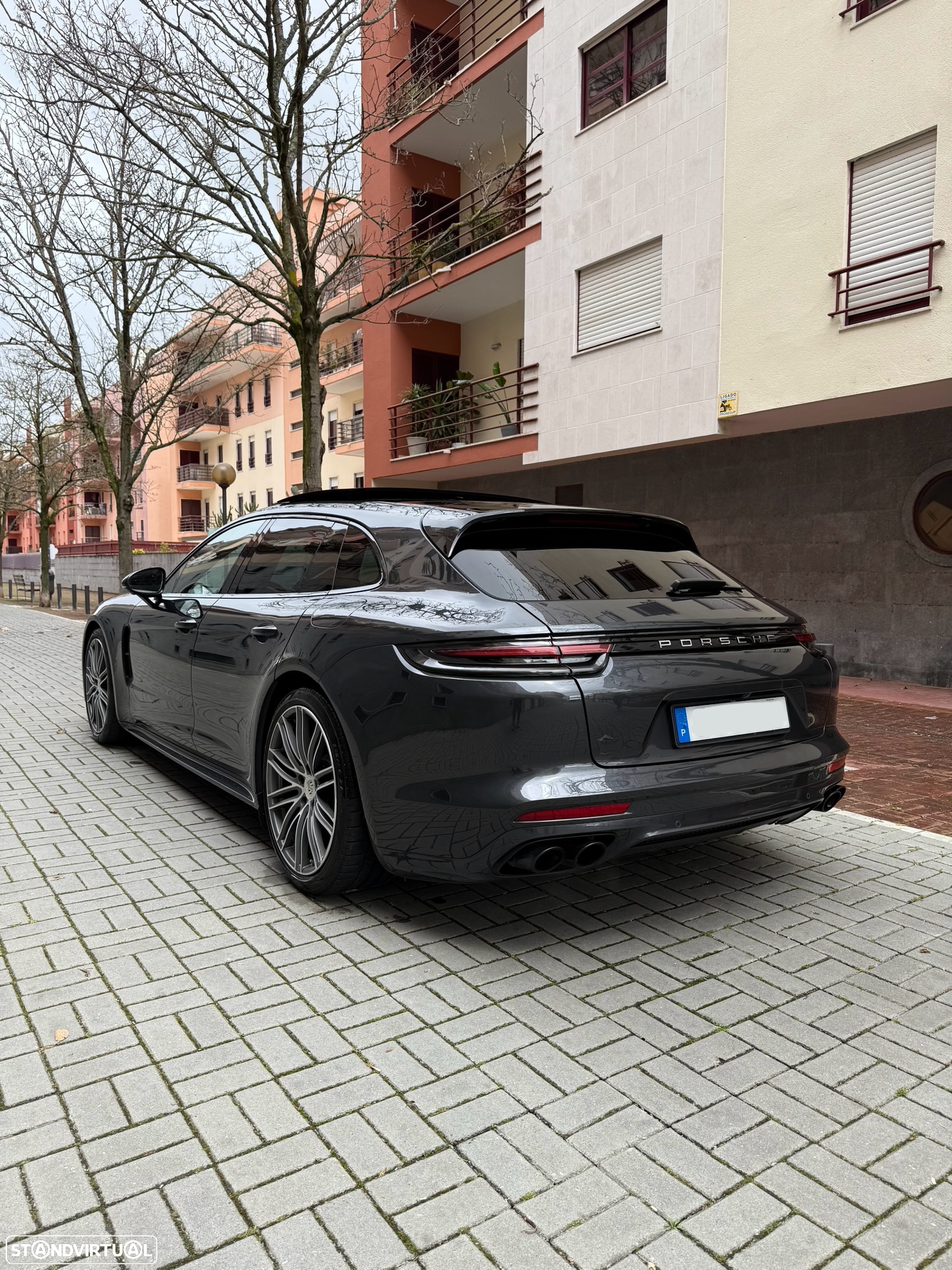Porsche Panamera Sport Turismo 4 E-Hybrid - 4
