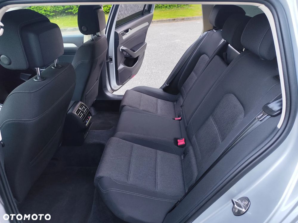 Volkswagen Passat 2.0 TDI (BlueMotion Technology) DSG Comfortline - 35