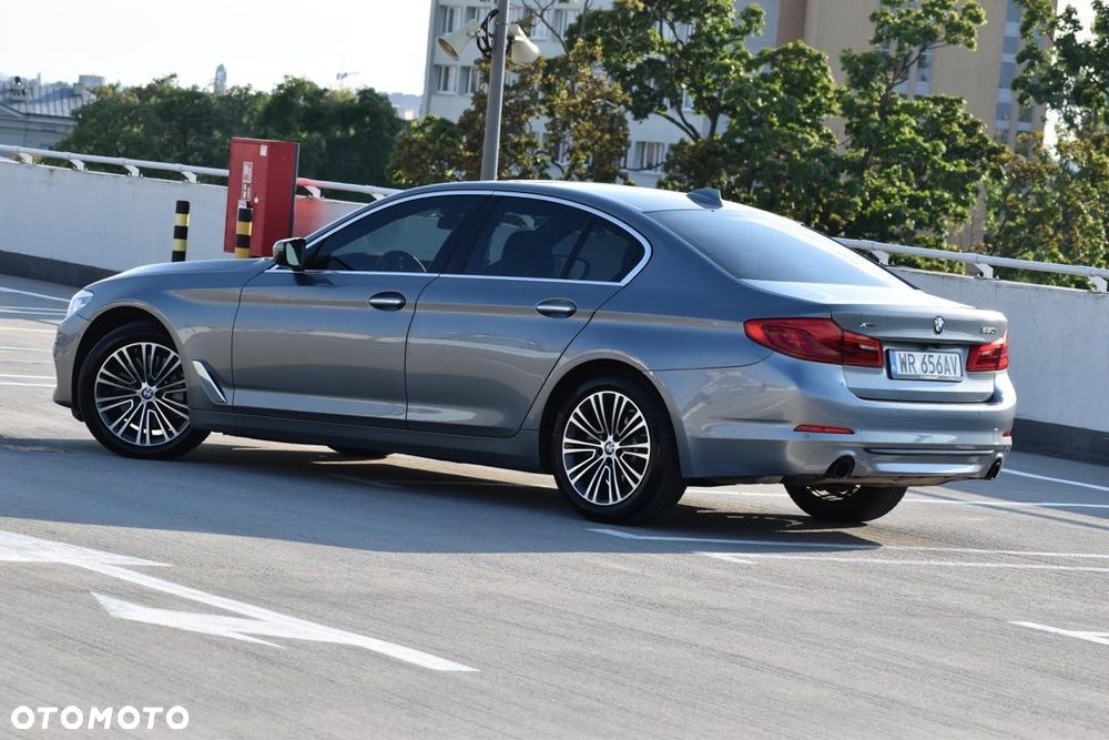 BMW Seria 5 530i xDrive Sport Line - 4