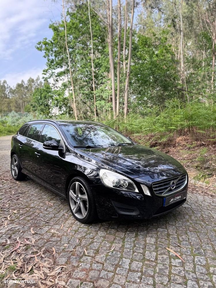 Volvo V60 2.0 D3 Momentum Start/Stop - 3