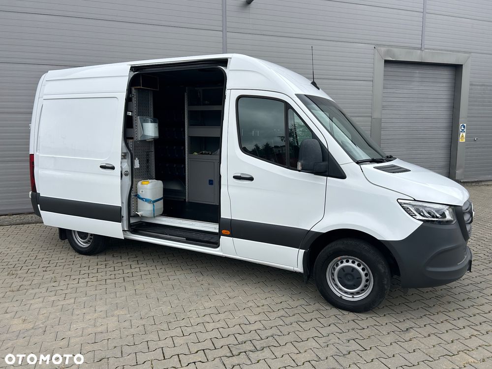 Mercedes-Benz Sprinter - 4