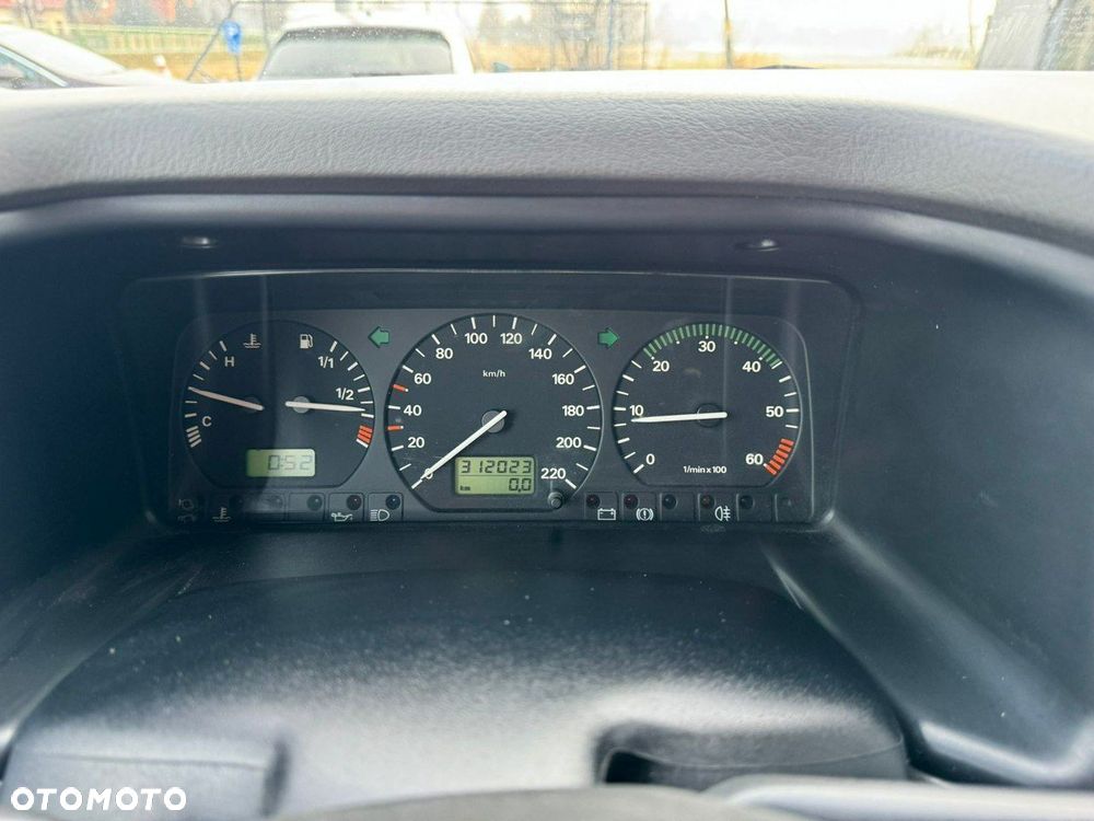 Volkswagen Caravelle - 15