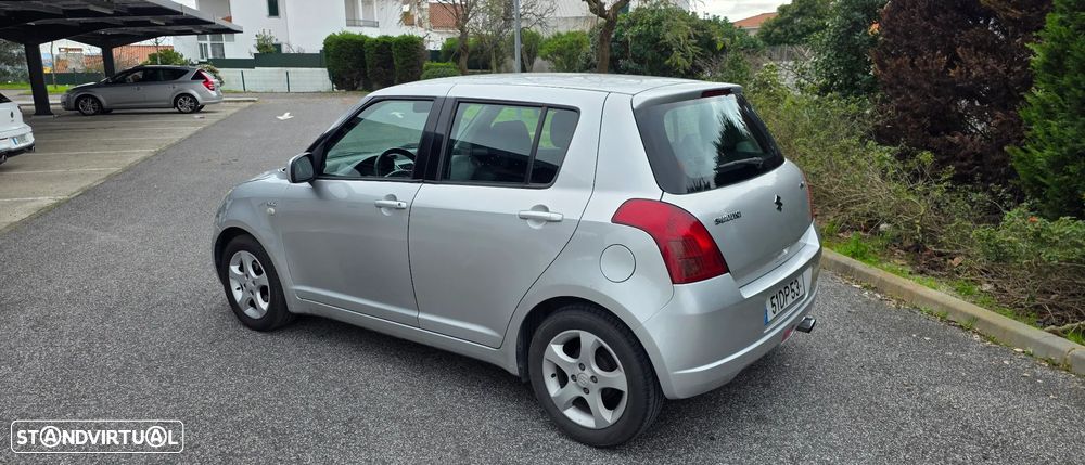 Suzuki Swift 1.3 DDiS GLX - 3