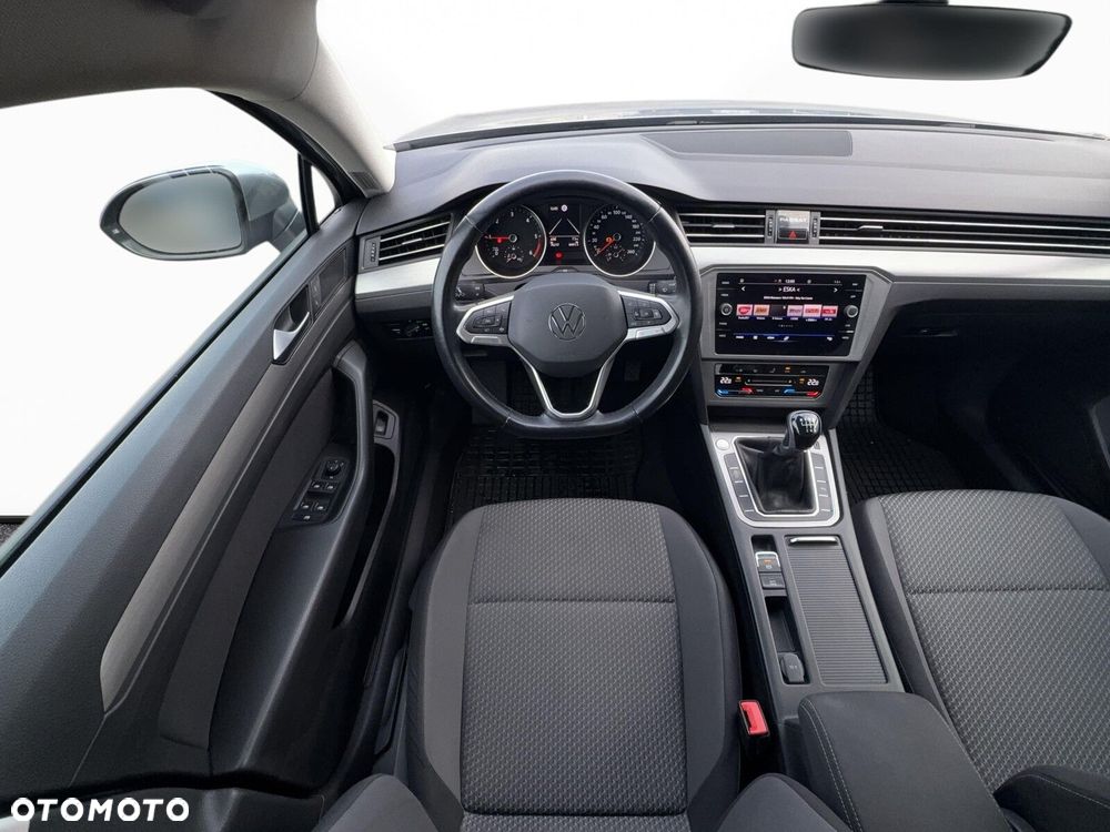 Volkswagen Passat - 14