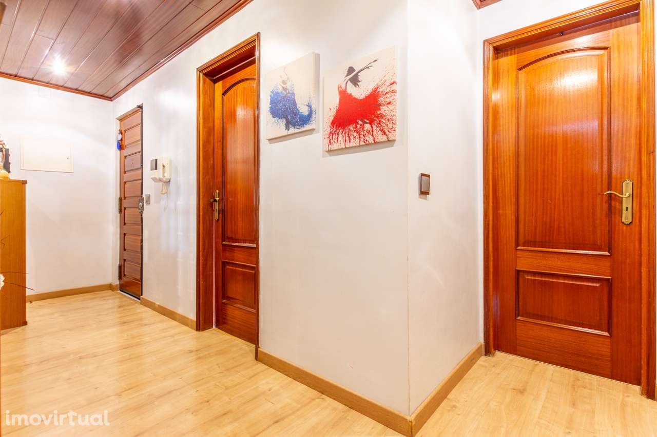 Apartamento T2 com varanda, central em Quinta do Conde - Grande imagem: 4/15