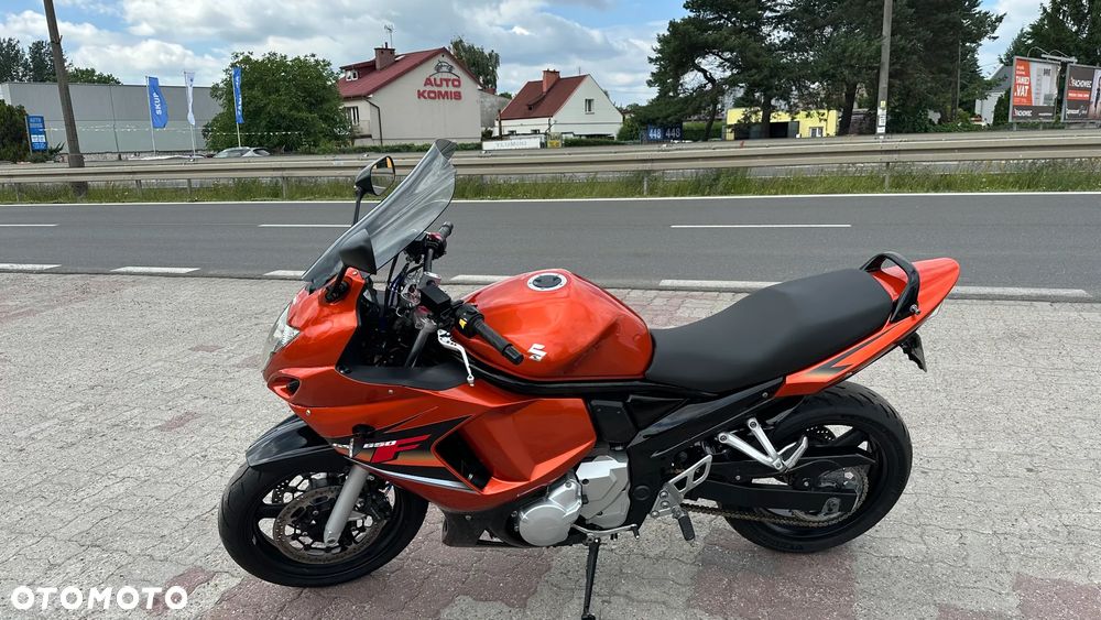 Suzuki GSX - 3