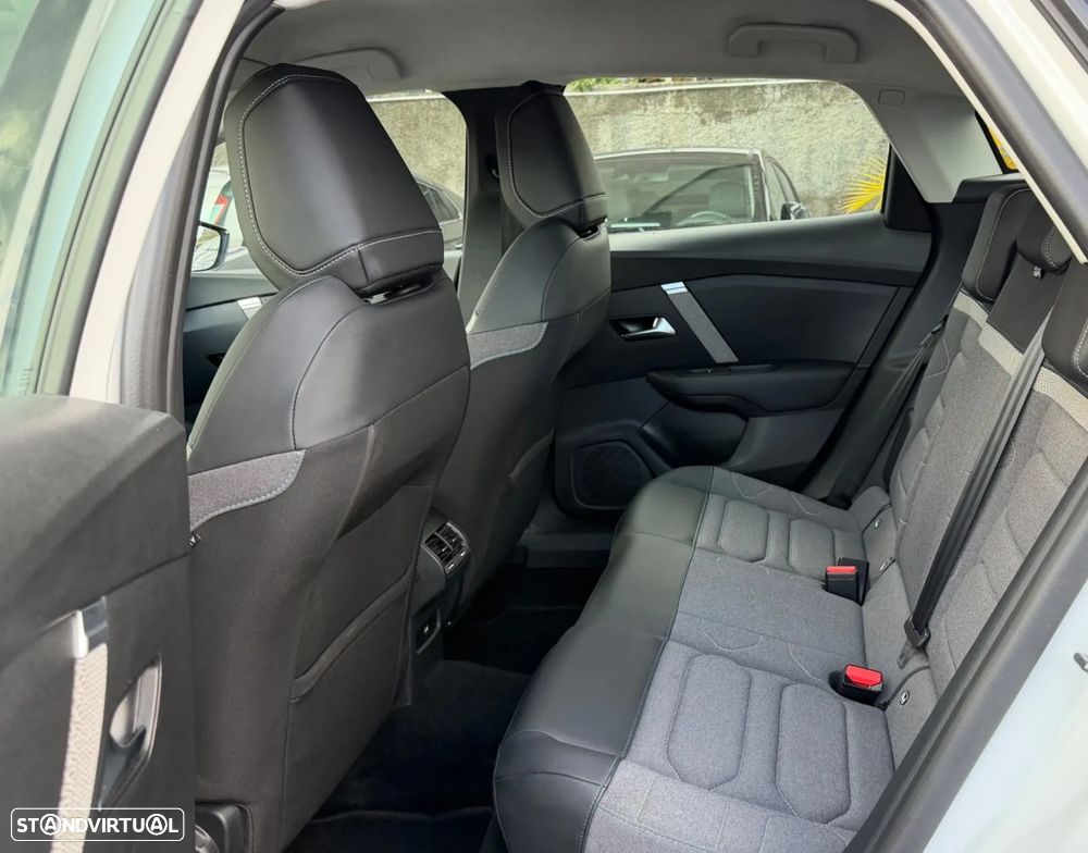 Citroën C4 X 1.2 PureTech Plus EAT8 - 7