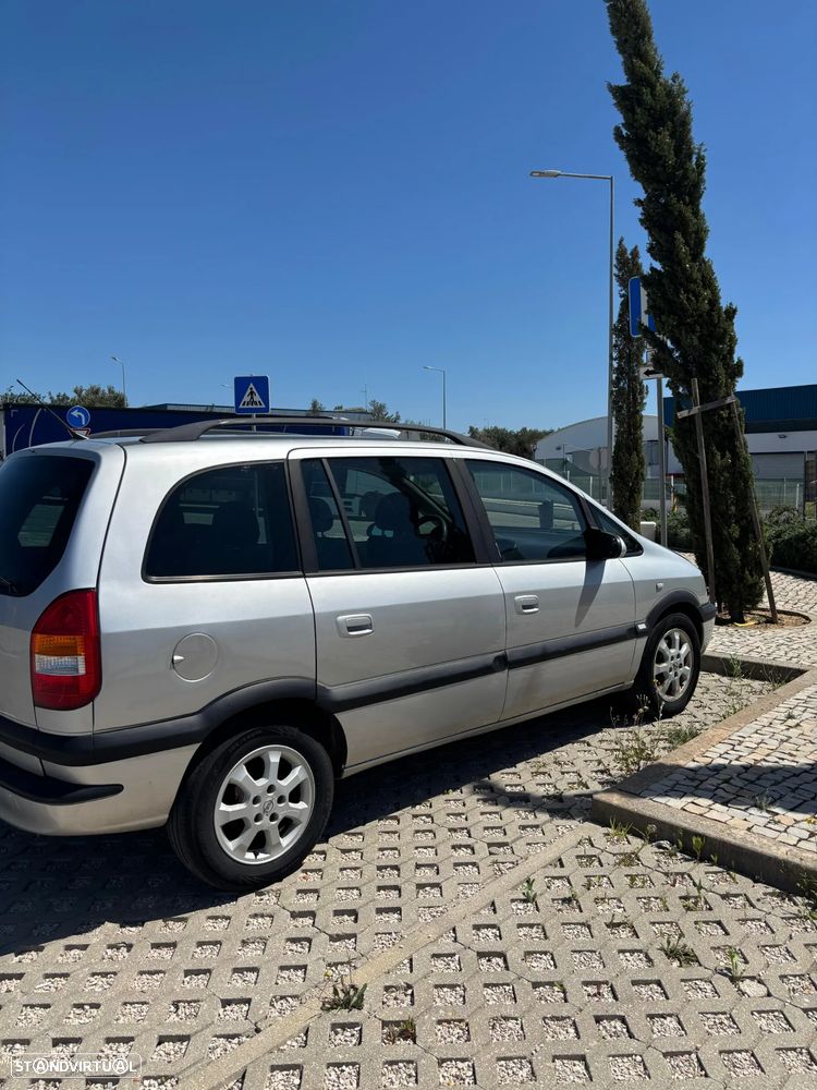 Opel Zafira - 10
