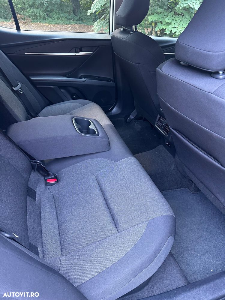 Toyota Camry - 12