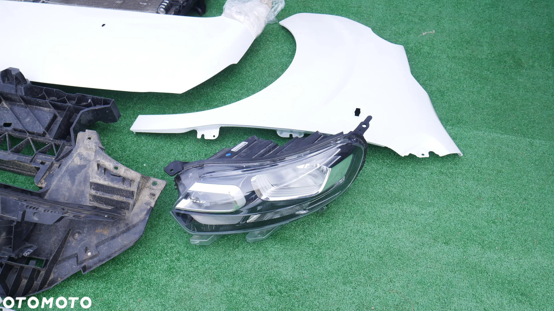 OPEL VIVARO C MASKA BOTNIKI LAMPY KSENON ZDERZAK BELKA DOLNA BELKA ZDERZAKA CHŁODNICE PAS PRZEDNI - 6