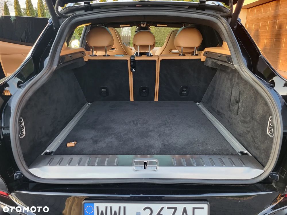 Aston Martin DBX - 25