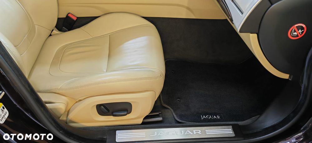 Jaguar XF 2.2 D Premium Luxury - 7