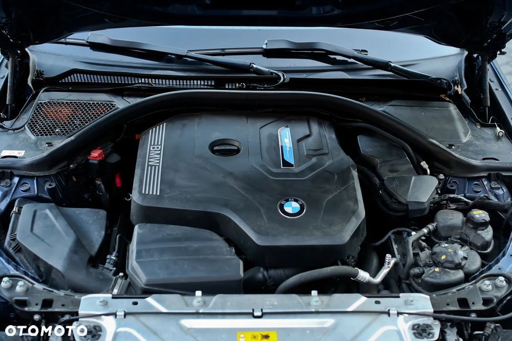 BMW Seria 3 330e xDrive M Sport - 13