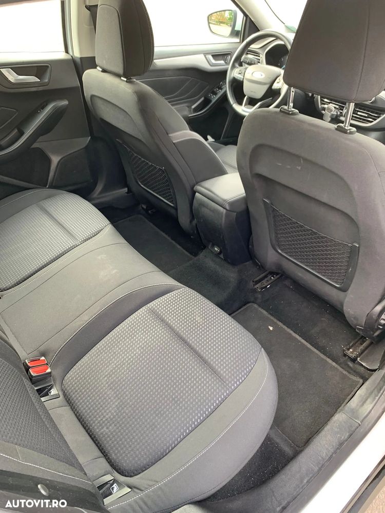 Ford Focus 1.5 EcoBlue Start-Stopp-System TITANIUM - 6