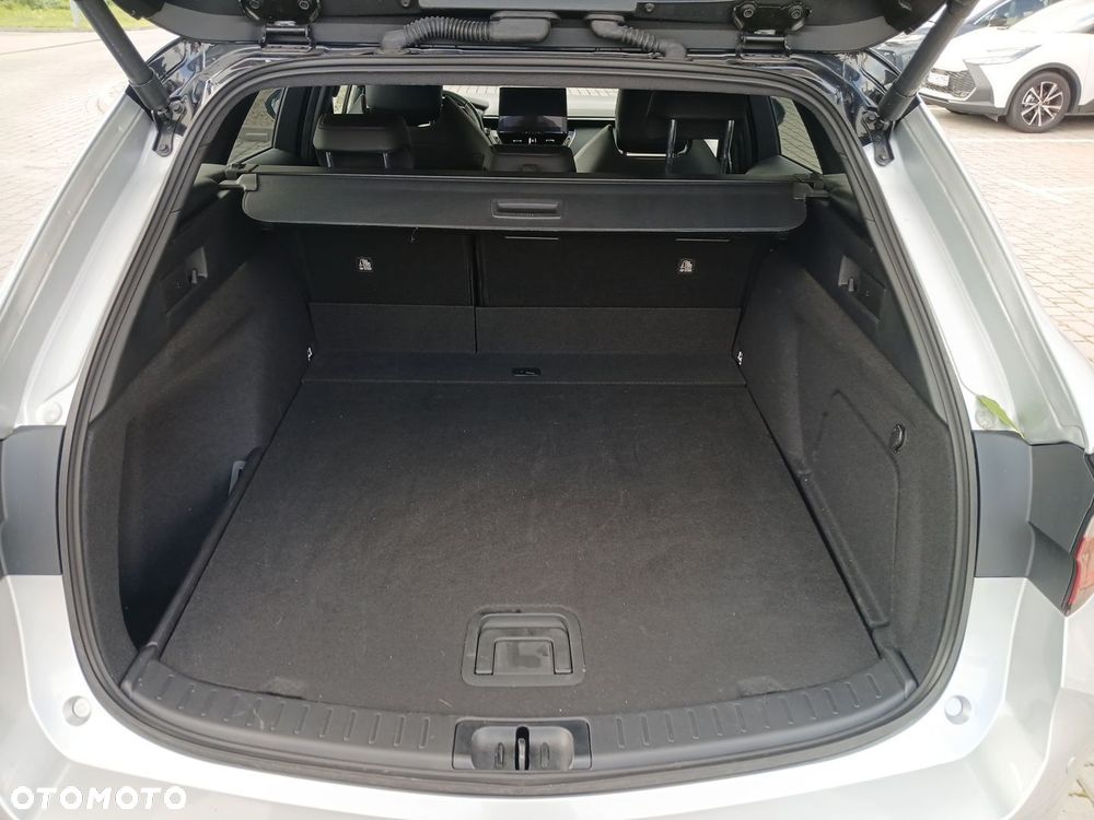 Toyota Corolla 2.0 Hybrid GR Sport Dynamic - 13