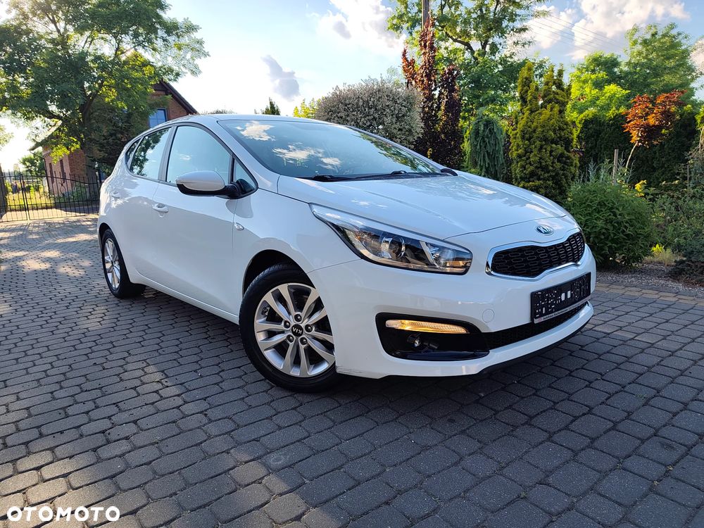 Kia Ceed 1.6 GDI Dream Team Edition - 2