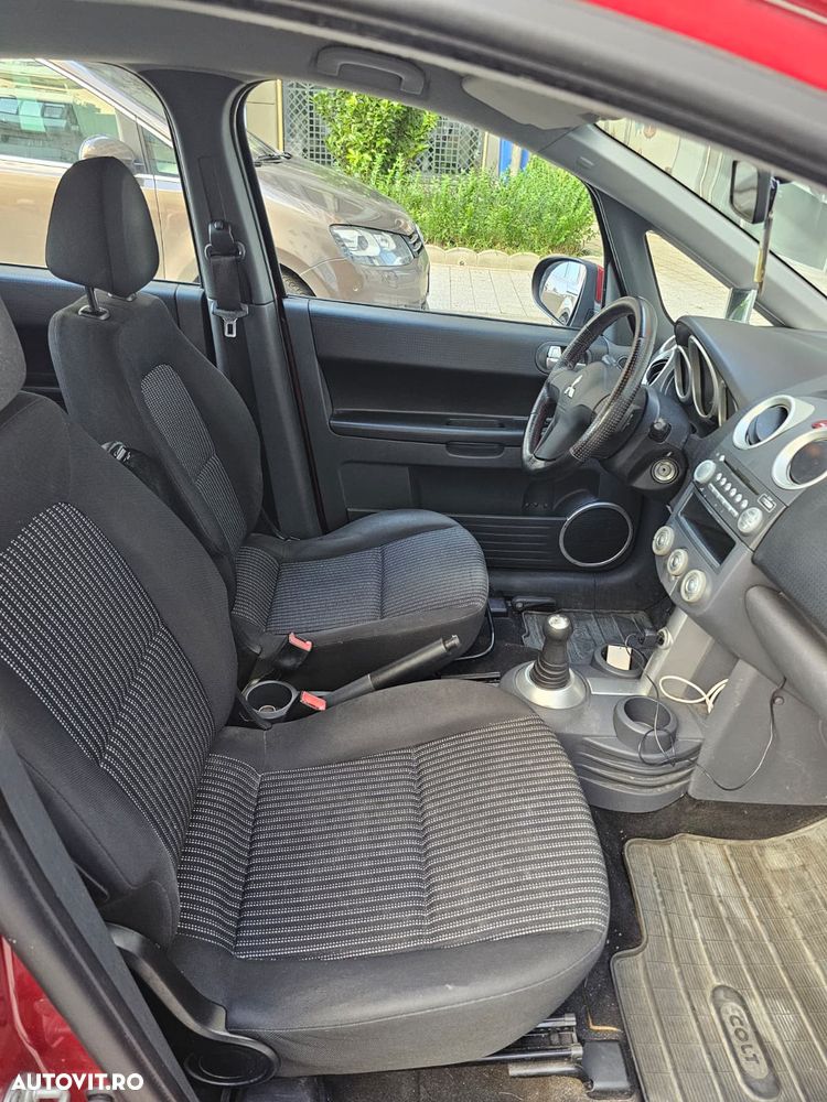 Mitsubishi Colt - 16