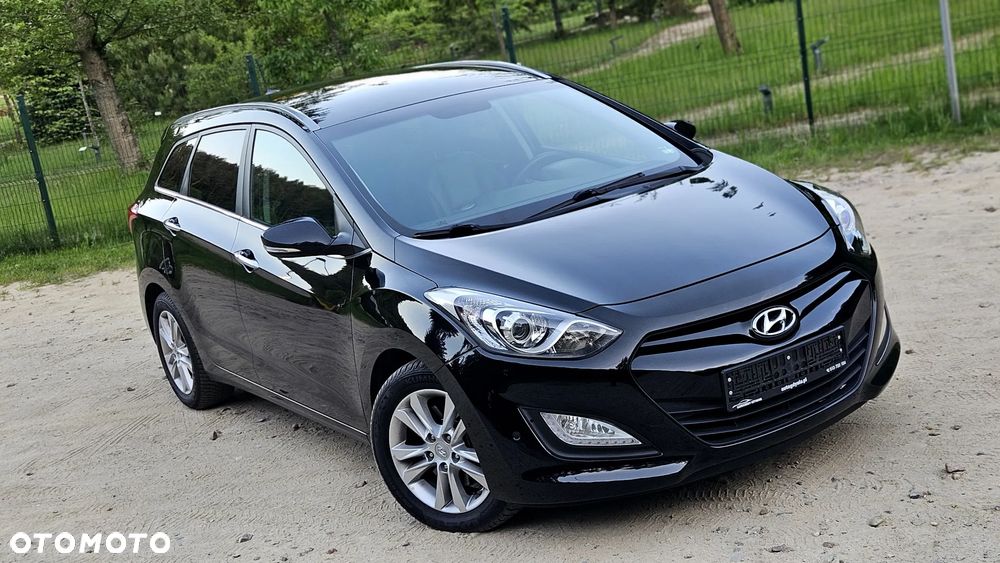 Hyundai i30 1.6 CRDi Automatik Style - 1