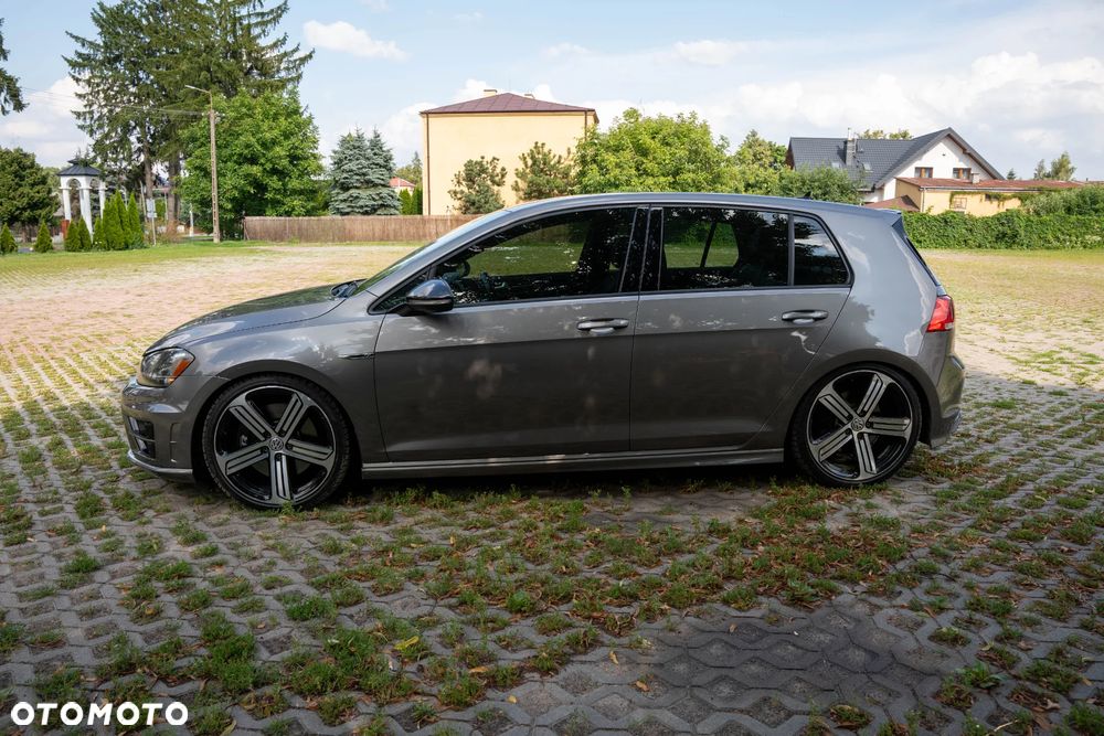 Volkswagen Golf - 2