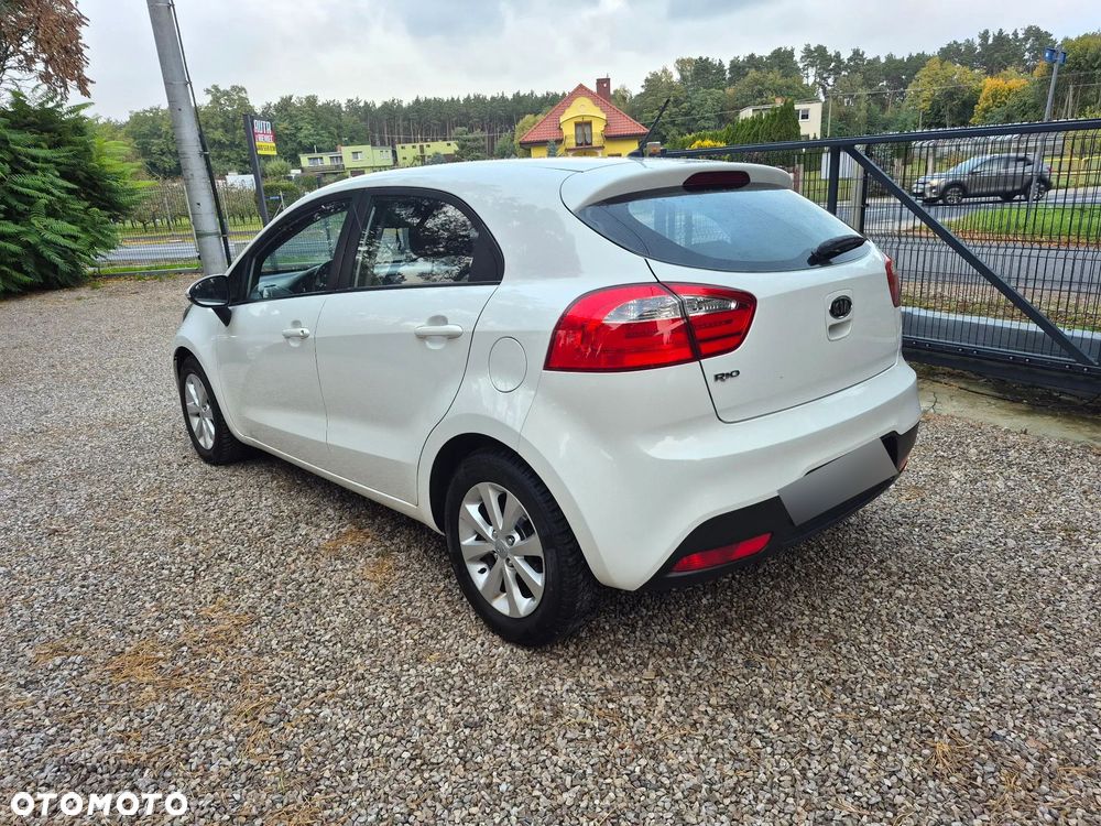 Kia Rio - 5